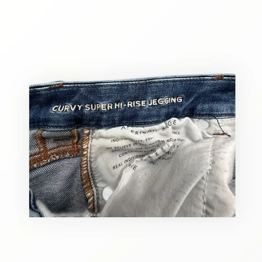 American Eagle Jegging Womens 6 Blue Curvy Super Hi-Rise Distressed Raw Hem Jean